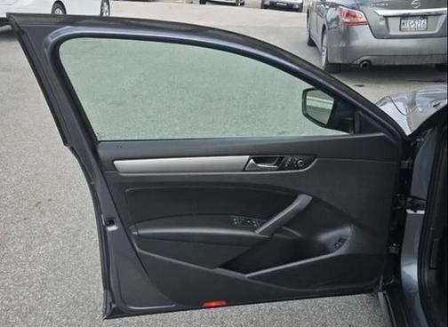 2014 Volkswagen Passat 1.8T S