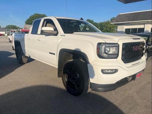 Summit White 2017 GMC Sierra 1500 SLE