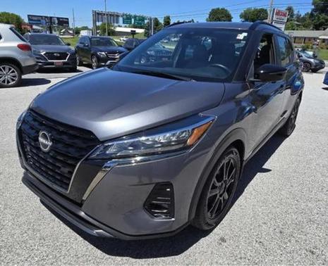 Gun Metallic 2023 Nissan Kicks SR