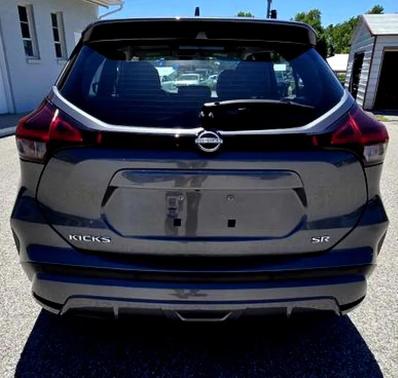 Gun Metallic 2023 Nissan Kicks SR