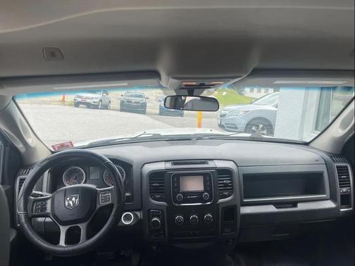 Bright White Clearcoat 2018 RAM 1500 Tradesman