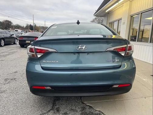2016 Hyundai SONATA Hybrid SE