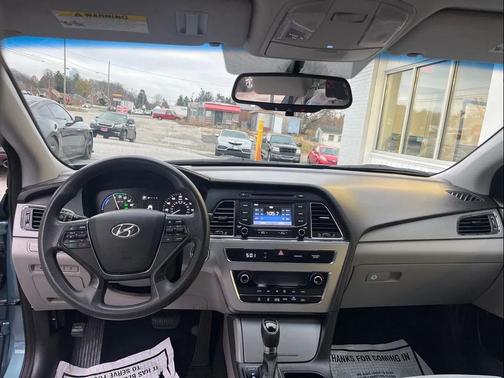 2016 Hyundai SONATA Hybrid SE