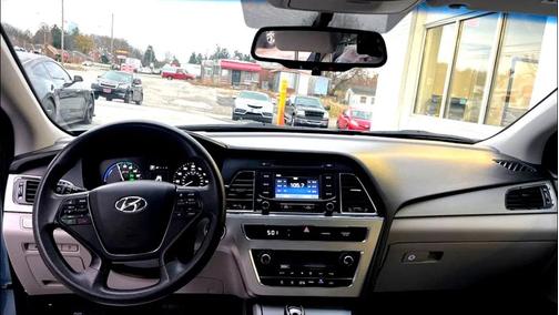 2016 Hyundai SONATA Hybrid SE