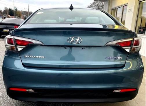 2016 Hyundai SONATA Hybrid SE