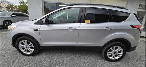 White 2018 Ford Escape SE