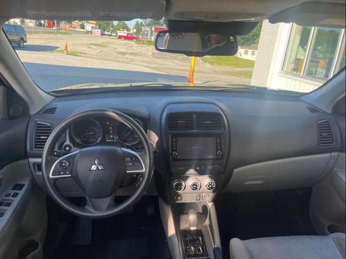 Labrador Black Metallic 2021 Mitsubishi Outlander Sport 2.0 ES