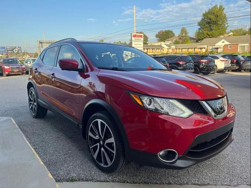 Palatial Ruby 2018 Nissan Rogue Sport SL