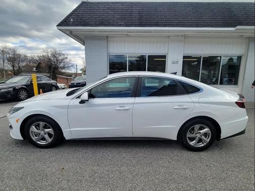 2022 Hyundai SONATA SE