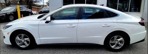 2022 Hyundai SONATA SE
