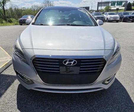 Ion Silver 2017 Hyundai SONATA Hybrid Limited