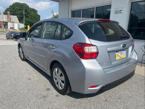 Ice Silver Metallic 2016 Subaru Impreza 2.0i