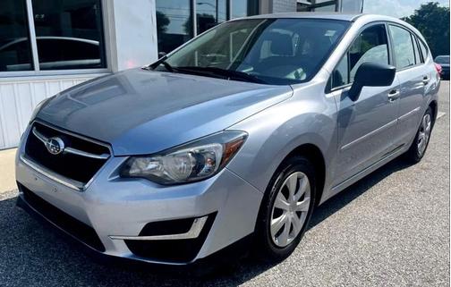 Ice Silver Metallic 2016 Subaru Impreza 2.0i