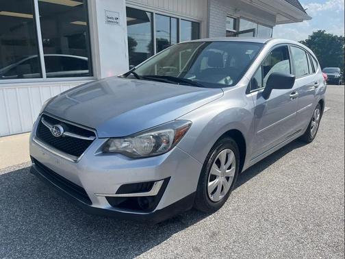 Ice Silver Metallic 2016 Subaru Impreza 2.0i