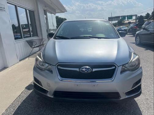 Ice Silver Metallic 2016 Subaru Impreza 2.0i