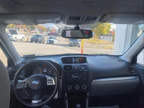 Jasmine Green Metallic 2015 Subaru Forester 2.5i Limited