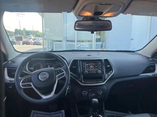 2017 Jeep Cherokee Sport