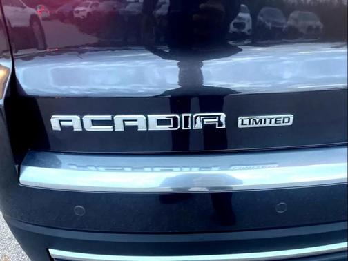 2017 GMC Acadia Limited 