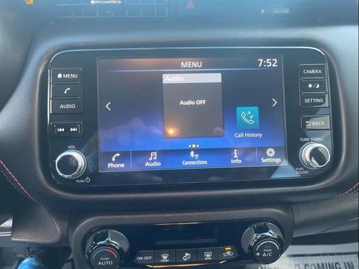 2021 Nissan Kicks SR