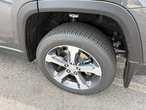 Metallic 2026 Jeep Grand Cherokee L Limited
