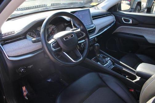 Black 2022 Jeep Compass Latitude