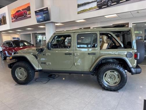 2025 Jeep Wrangler 4xe Sport