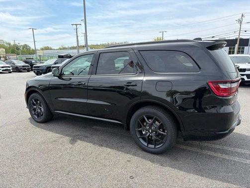 DB Black Crystal Clearcoat 2026 Dodge Durango GT Plus HEMI V8