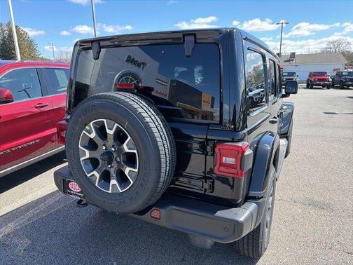 Black Clearcoat 2026 Jeep Wrangler Sahara
