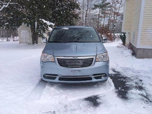 2016 Chrysler Town & Country Touring-L