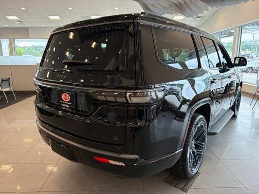 Gloss Black 2026 Jeep Grand Wagoneer 85TH ANNIVERSARY EDITION