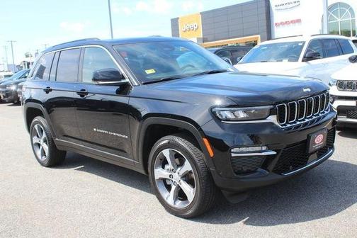 Black 2025 Jeep Grand Cherokee Limited