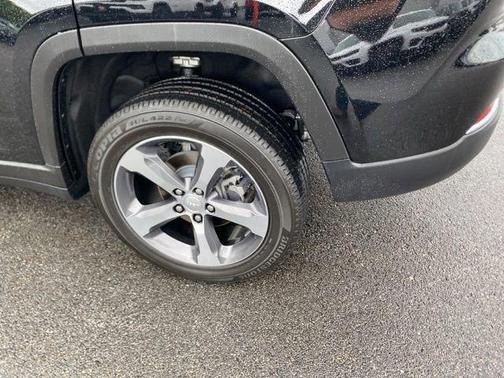 Black 2025 Jeep Grand Cherokee Limited