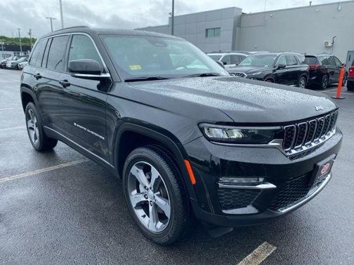 Black 2025 Jeep Grand Cherokee Limited
