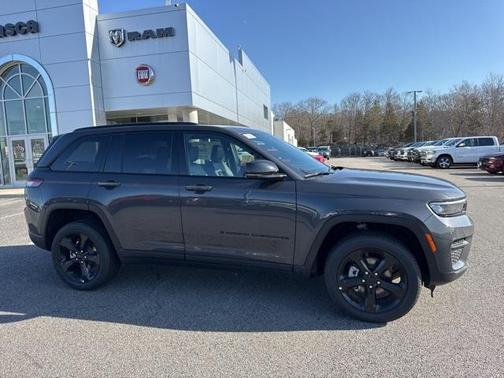 2025 Jeep Grand Cherokee Laredo