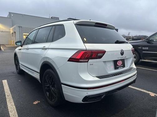 2022 Volkswagen Tiguan 2.0T SE R-Line Black