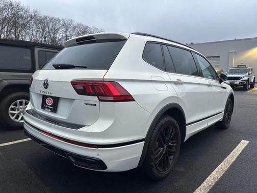 2022 Volkswagen Tiguan 2.0T SE R-Line Black