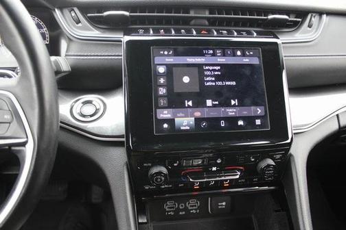 2022 Jeep Grand Cherokee L Laredo