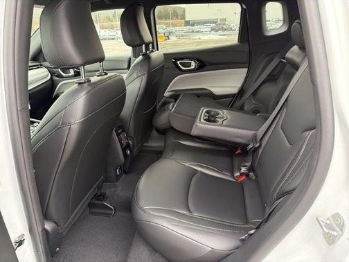 Bright White Clearcoat 2026 Jeep Compass Limited