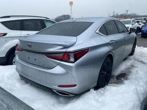 2024 Lexus ES 350 F SPORT Handling