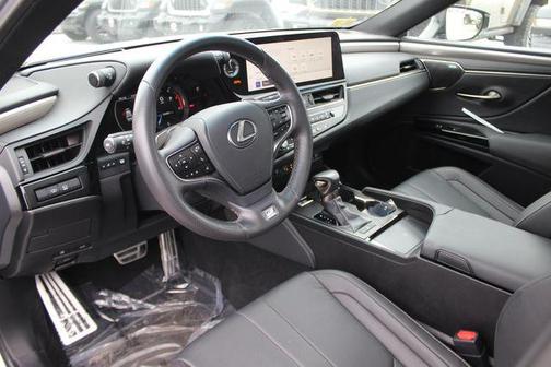 2024 Lexus ES 350 F SPORT Handling