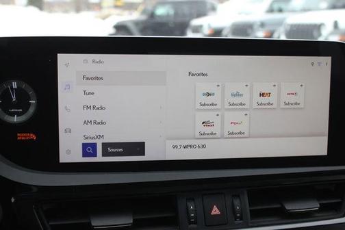 2024 Lexus ES 350 F SPORT Handling