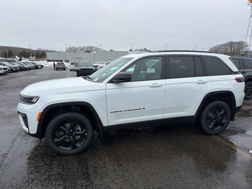 Bright White Clearcoat 2026 Jeep Grand Cherokee Limited