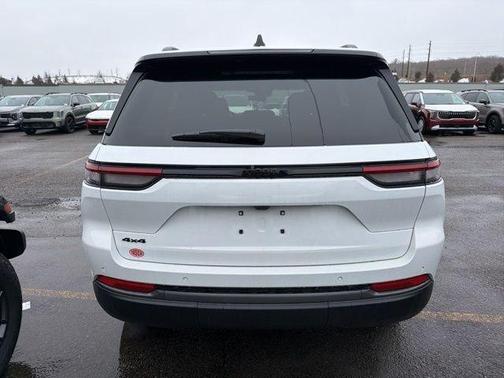 Bright White Clearcoat 2026 Jeep Grand Cherokee Limited