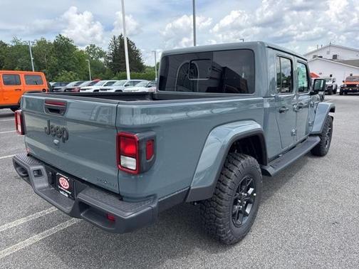 2025 Jeep Gladiator Sport