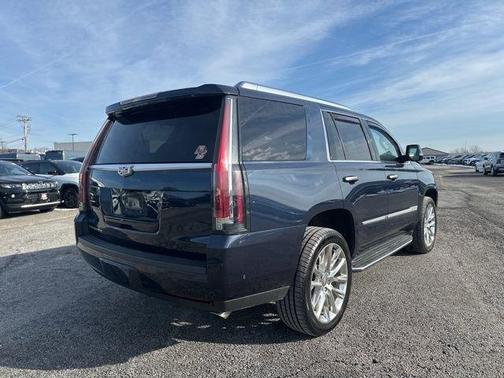 2019 Cadillac Escalade Luxury