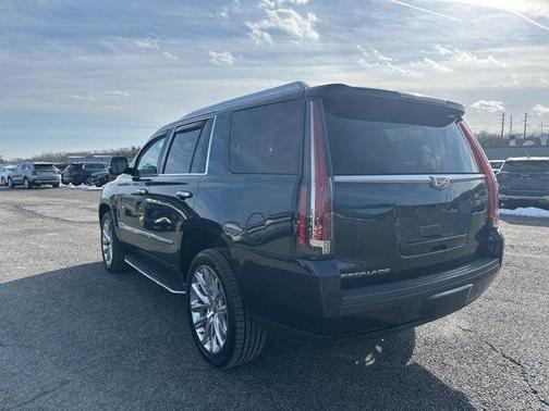 2019 Cadillac Escalade Luxury