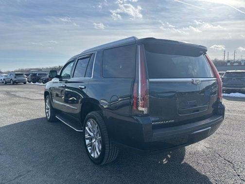 2019 Cadillac Escalade Luxury