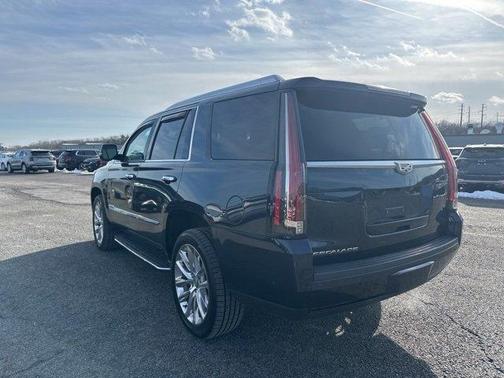 2019 Cadillac Escalade Luxury