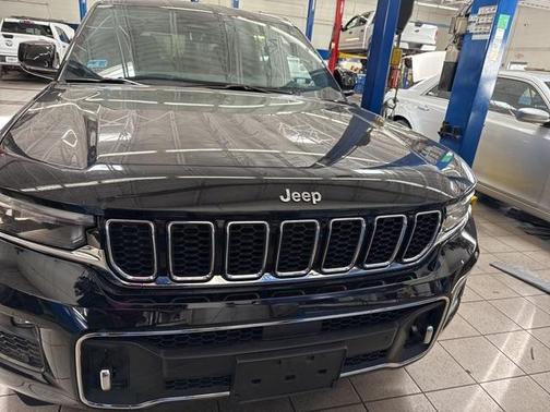 2022 Jeep Grand Cherokee Overland