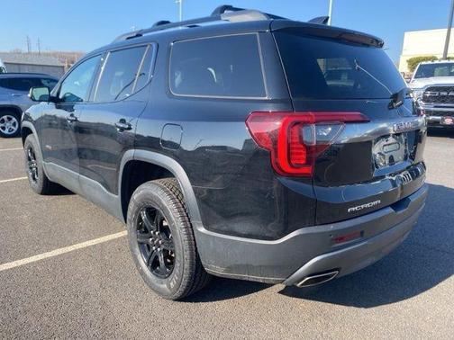 2021 GMC Acadia AT4